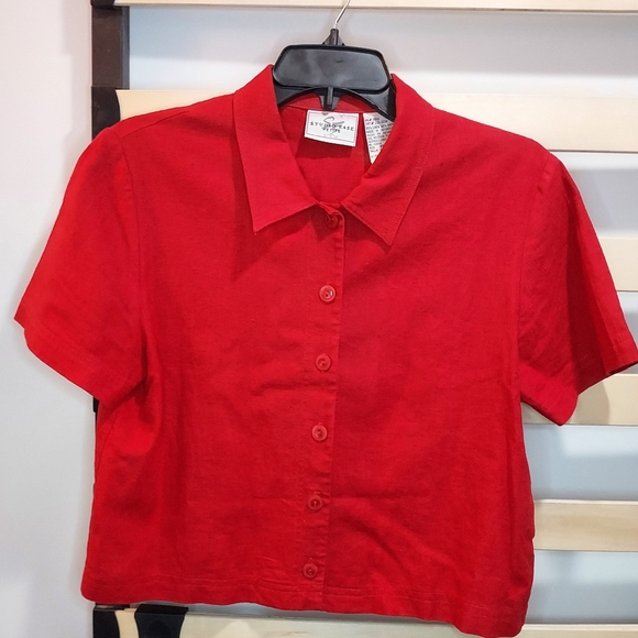 Studio Ease Petite- Linen/Rayon Mix Crimson Red Top - Picture 3 of 6